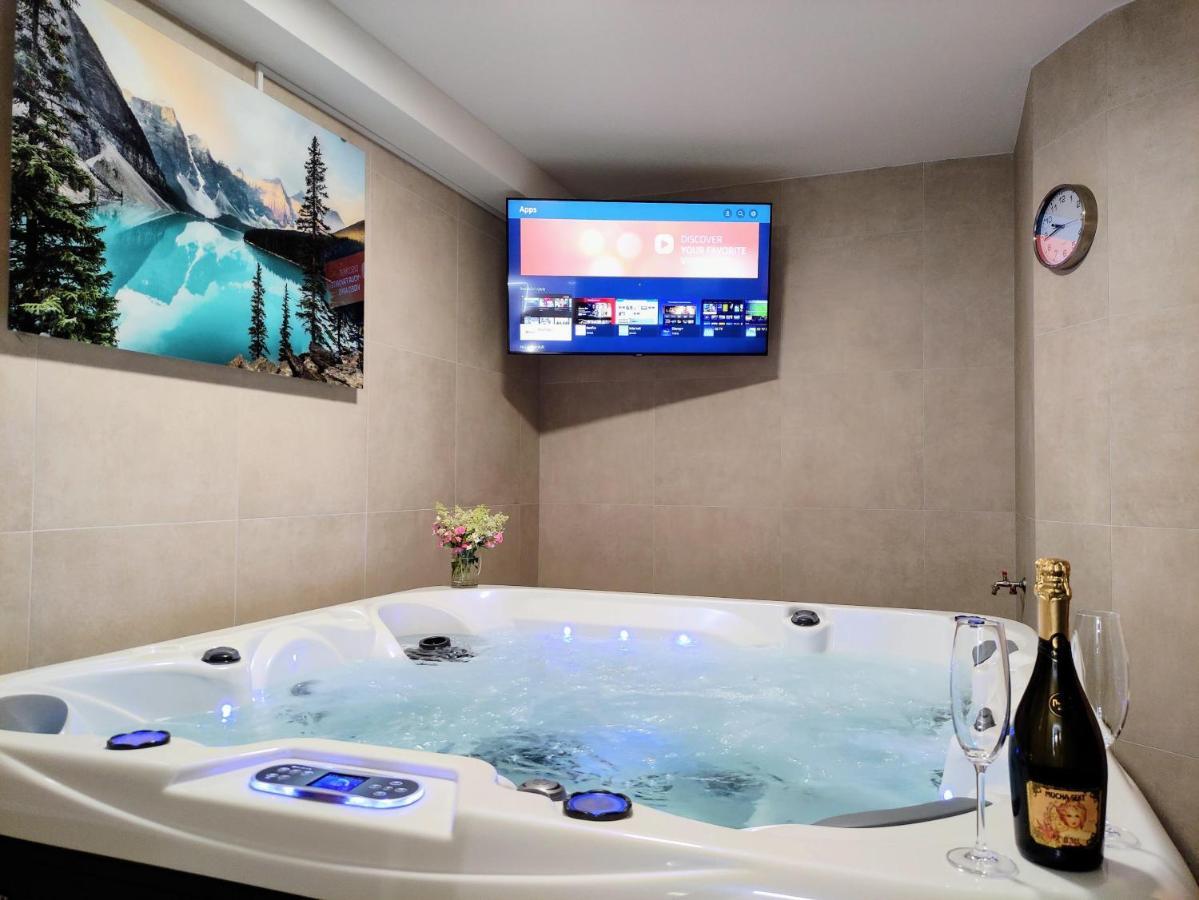 Grand Spa Harrachov - Wellness Luxusni Apartman S Velkou Virivkou, Saunou, Kuchyni A Venkovnim Posezenim V Centru Harrachova Extérieur photo
