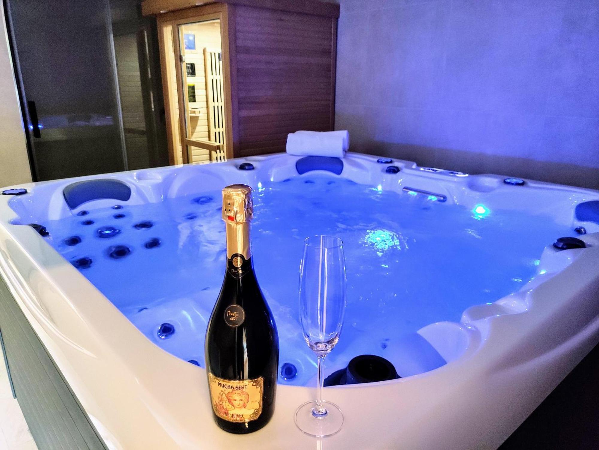 Grand Spa Harrachov - Wellness Luxusni Apartman S Velkou Virivkou, Saunou, Kuchyni A Venkovnim Posezenim V Centru Harrachova Extérieur photo
