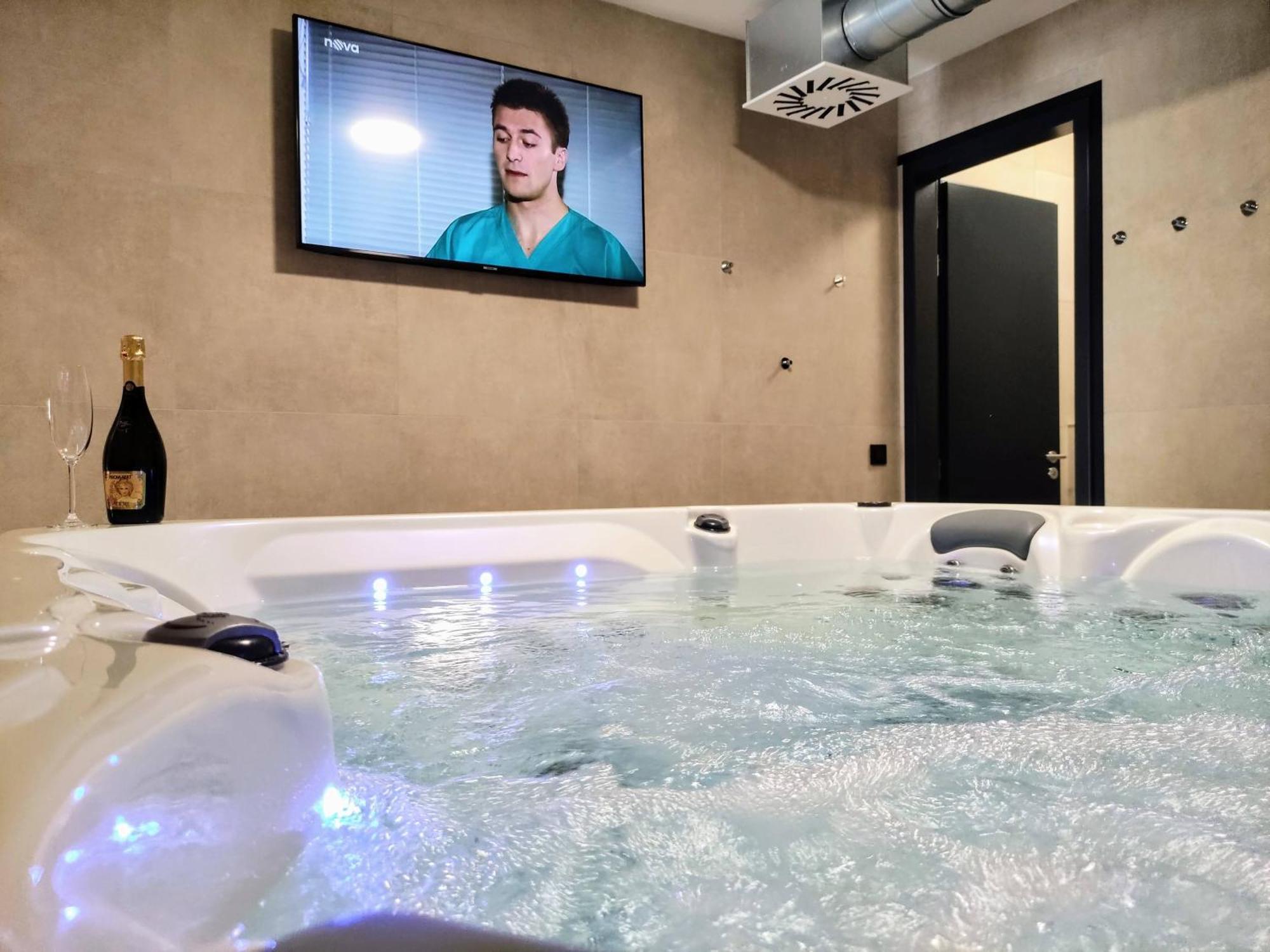 Grand Spa Harrachov - Wellness Luxusni Apartman S Velkou Virivkou, Saunou, Kuchyni A Venkovnim Posezenim V Centru Harrachova Chambre photo
